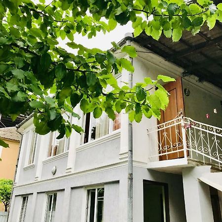 Anna Hostel Koboeleti Buitenkant foto