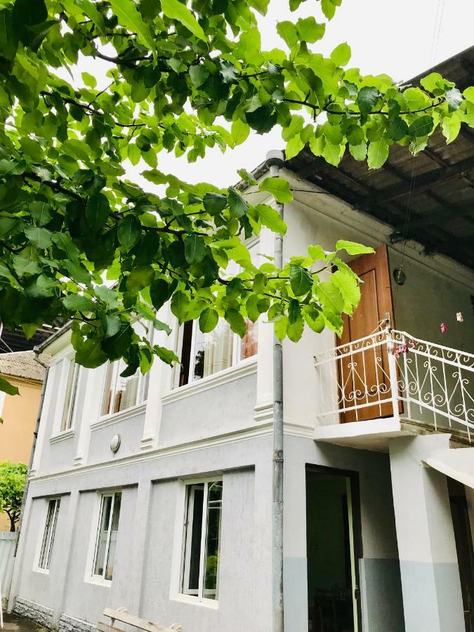 Anna Hostel Koboeleti Buitenkant foto