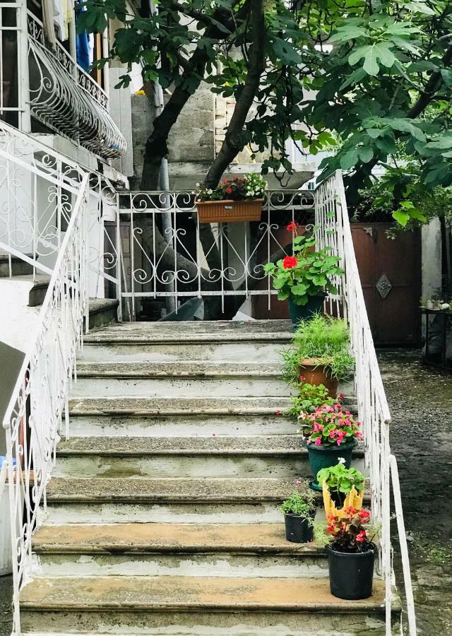 Anna Hostel Koboeleti Buitenkant foto