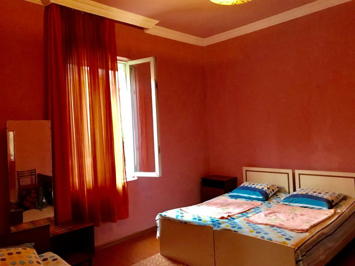 Anna Hostel Koboeleti Buitenkant foto